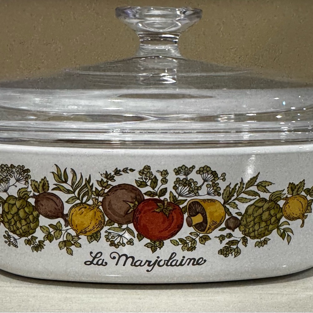 La Marjolaine Corningware Spice of Life Casserole Dish with Glass Lid 2 liter